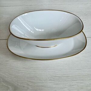 Rosenthal Germany Bettina porcelain gravy boat w attached underplate gold trim